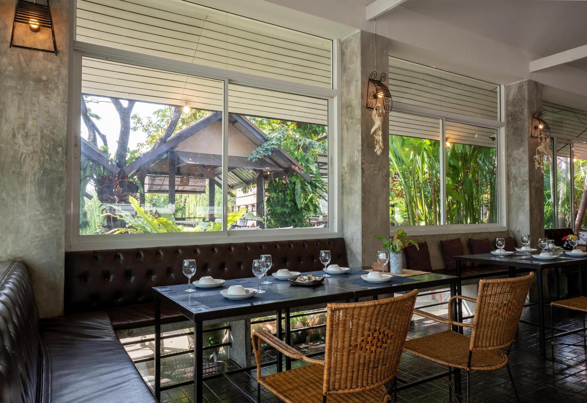Ploen Pirom Hotel Bangkok Kültér fotó